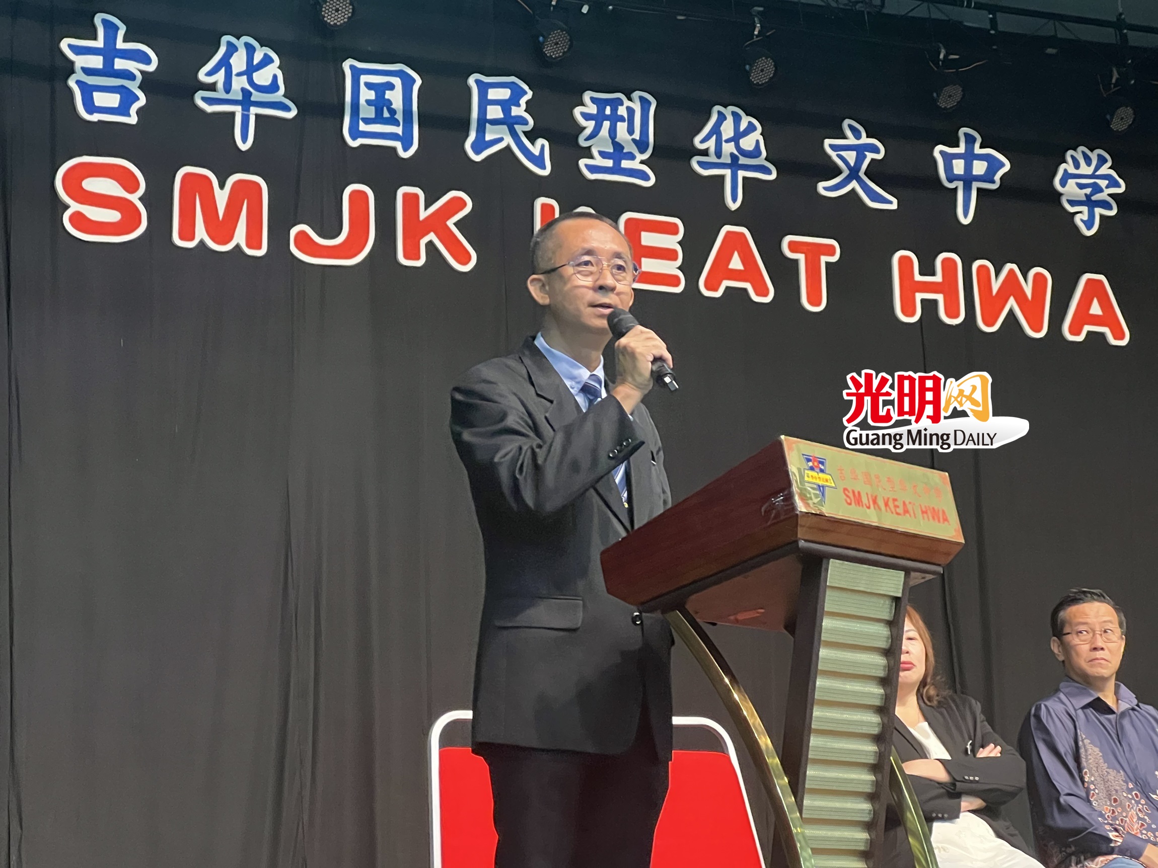 吉華華中迎332新生報到 校長向新生下“戰帖”改掉惡習