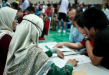 吉华中学家长日 了解孩子学习进度